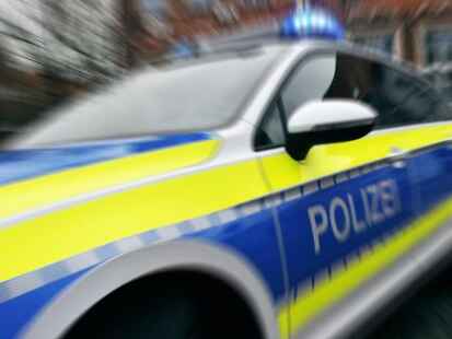 Sucht nach einer Unfallflucht Zeugen: die Polizei in Emden.