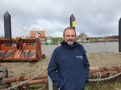 Projektleiter Marco Otte im Hafen Fedderwardersiel