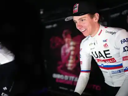 Tadej Pogacar bei der Teamvorstellung in Turin.