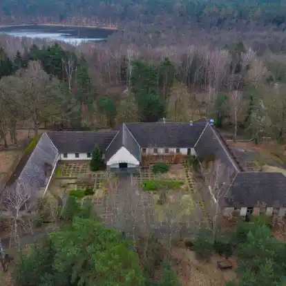 Die ehemalige Villa von Reichpropaganda-Minister Joseph Goebbels auf dem Areal am Bogensee,