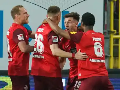 Kaiserslautern feierte im Kampf um den Klassenverbleib einen wichtigen Sieg.