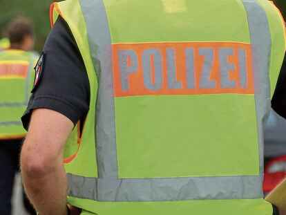 Symbolfoto Björn Lübbe Polizei Kontrolle Blaulicht Meldung Notfall Einsatz