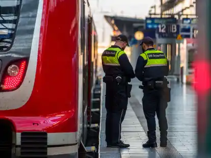 &laquo;20 Prozent pauschal mehr Sicherheitspersonal reicht meines Erachtens nicht&raquo;, sagt der EVG-Vorsitzende Martin Burkert mit Blick auf die bevorstehende Fu&szlig;ball-EM in Deutschland.