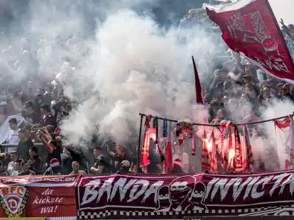 Beim Regionalligaspiel zwischen dem BFC Dynamo und Energie Cottbus kam es zu Ausschreitungen.