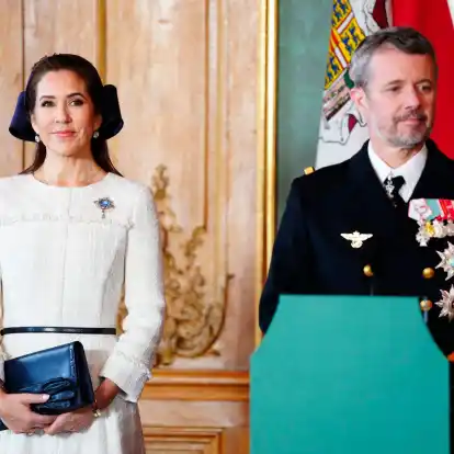 Dänemarks König Frederik X. und Königin Mary beim Besuch in Schweden.
