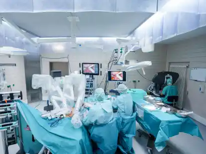 Mit Einführung der roboterassistierten Chirurgie an der Ammerland-Klinik wurden Operationen für die Patienten noch präziser und schonender.