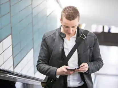 Ist das schon wieder die Chefin? Grunds&auml;tzlich m&uuml;ssen Besch&auml;ftigte in ihrer Freizeit nicht f&uuml;r den Arbeitgeber erreichbar sein.