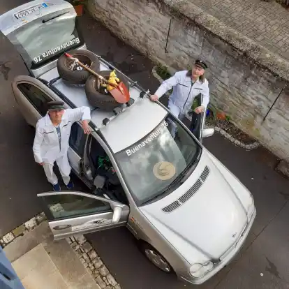 Markus Br&uuml;ggemann aus Elsfleth und Roland Licha aus Schweinfurt nehmen an der Rallye &bdquo;Dust and Diesel&ldquo; f&uuml;r einen guten Zweck teil. Schon die Anreise zum Sammelpunkt im spanischen Tarifa hatte einiges zu bieten.