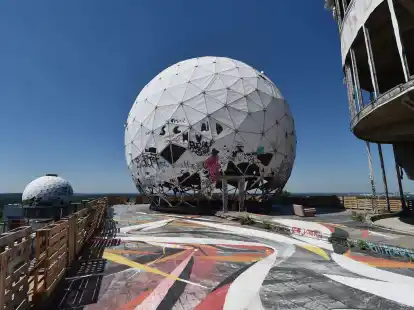 Street-Art auf den Teufelsberg: Bis zum 14. April gibt es Sonderveranstaltungen zu nicht so viel besuchten Berliner Orten - hier ein alter Lauschposten auf dem &laquo;Teufelsberg&raquo;.