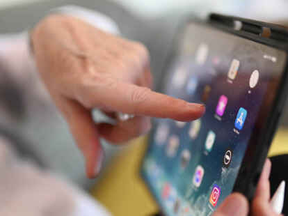 Tablet und Smartphone sind kein Hexenwerk. Die Digitalen Engel helfen in Lemwerder beim Umgang mit der Technik.