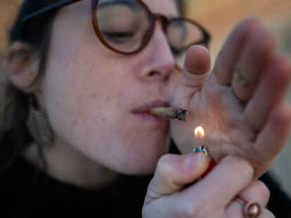 Mit der Legalisierung von Cannabis für Erwachsene wird auch Jugendlichen suggeriert, dass Kiffen in Ordnung ist.