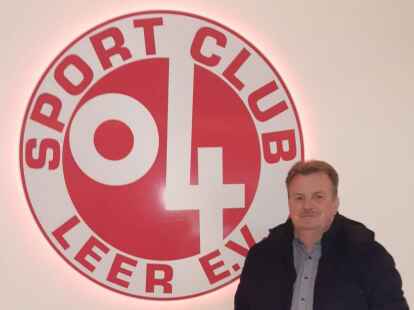 Thomas de Vries, Vorsitzender des ältesten Fußballvereins Ostfriesland, dem Sport-Club 04 Leer, und Mitglied im Stadtrat in Leer.