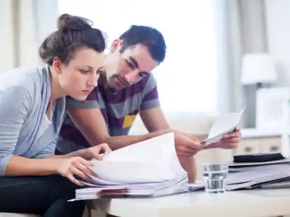 Zum Ende des Jahres ausmisten? Das kann sich auch bei den Versicherungen lohnen.