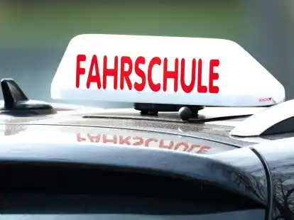 Unabh&auml;ngig vom Alter kann jeder, der sich beim Autofahren unsicher f&uuml;hlt oder lange nicht mehr gefahren ist, von Auffrischungsfahrkursen profitieren.