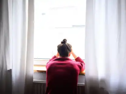 Allein sein: Personen, die unter einem Burn-out leiden, ziehen sich oft zur&uuml;ck.