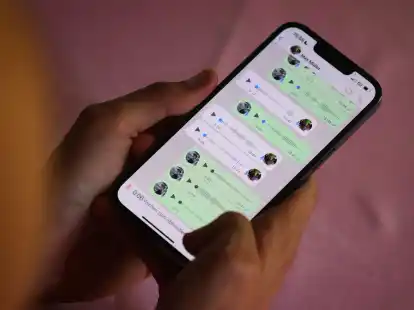 &laquo;Bla blabla bla&raquo;: Nicht noch eine Sprachnachricht! Laut einer Umfrage wollen 61 Prozent der Befragten lieber Textnachrichten erhalten.