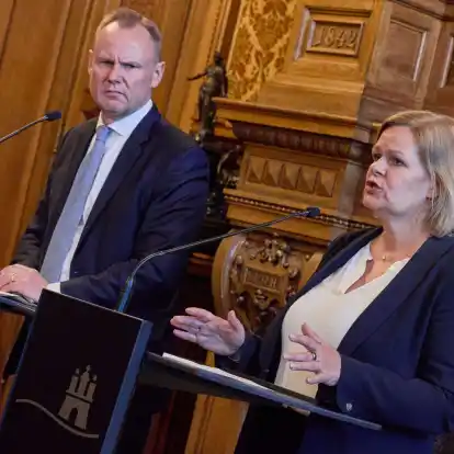 Bundesinnenministerin Nancy Faeser (SPD) und die Innenministerkonferenz der Länder forderten bei einer Videokonferenz ein Ende von Gewalt und Hetze.