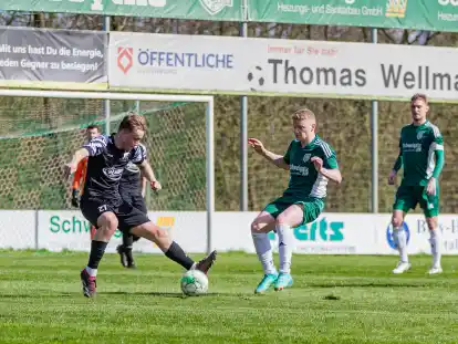 Lucas Baumeister (Zweiter von rechts, hier im Spiel gegen den BV Garrel) wird Hansa fehlen, Andre Thoben (rechts) kehrt zurück.