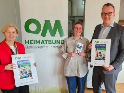 Werben für den Schülerpreis des Heimatbundes Oldenburger Münsterland: (von links) Gisela Lünnemann, Kathrin Oenbrink und Frank Bruns.