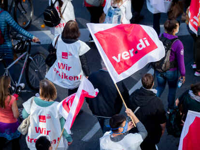 Symbolfoto: 600 Streikende Telekom-Beschäftigte werden am Montag zur Demonstration in Oldenburg erwartet.