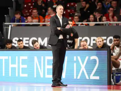 Das Team von Trainer Arne Woltmann muss auf die Hilfe der Gegner hoffen.