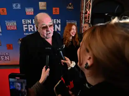 Komponist Ralph Siegel gibt ein Interview vor der München-Premiere seines Musicals «Ein bisschen Frieden».