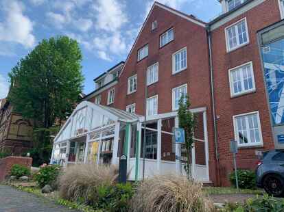 Steht seit Monaten leer: das ehemalige Seniorenheim Douwesstift in Emden.
