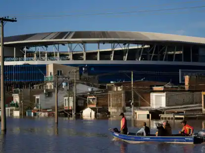 Das Fußballstadion in Porto Alegre ist durch die schweren Regenfälle überflutet worden.