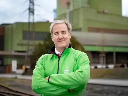 Alexander Becker ist CEO des Stahlwerks Georgsmarienhütte bei Osnabrück. Er hält das Ziel der Klimaneutralität für alternativlos – wünscht sich auf dem Weg dahin aber mehr Hilfe vom Bund.