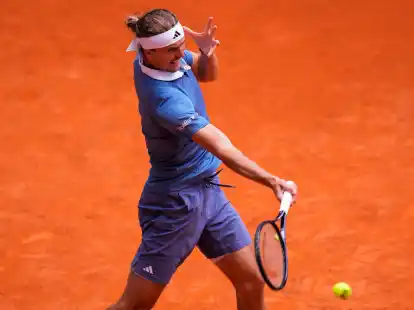 Alexander Zverev hat sein Auftaktmatch in Rom gewonnen.