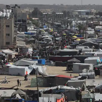 Humanitäre Helfer berichten von verheerenden Zuständen in Rafah im Süden des Gazastreifens.