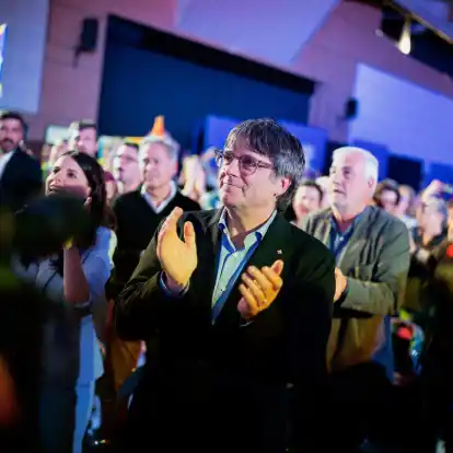 Carles Puigdemont bei einer Wahlkampfveranstaltung im französischen Argèles-sur-Mer. Der 61-Jährige will wieder als Regierungschef in den Palau de la Generalitat in Barcelona einziehen.