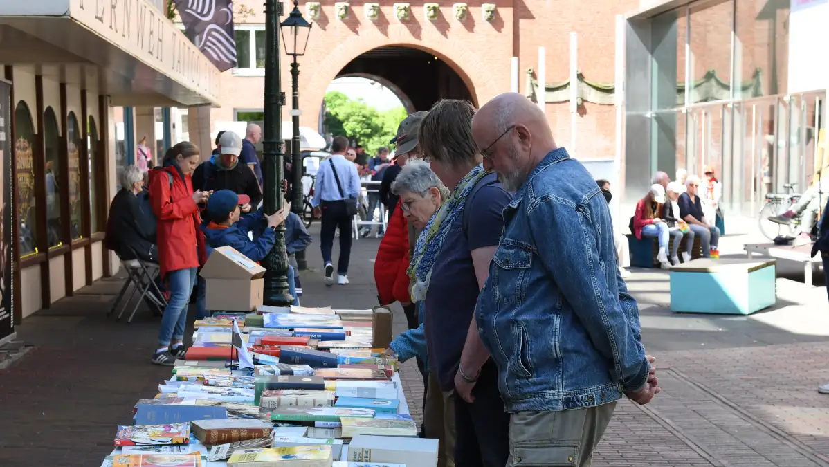 1. Emder Büchertag Bücher, Bestseller und Lesetipps im RathausKarree