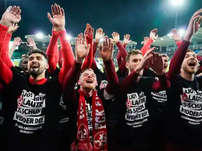 Der 1. FC&nbsp;Kaiserslautern bleibt der 2. Bundesliga erhalten.