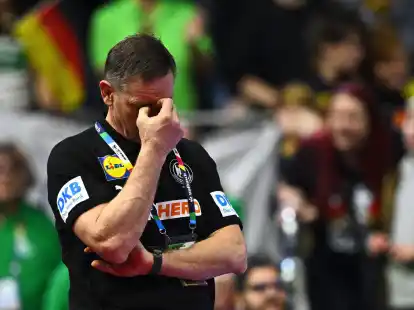 Bundestrainer Alfred Gislason und die DHB-Auswahl haben das L&auml;nderspiel gegen Schweden verloren.