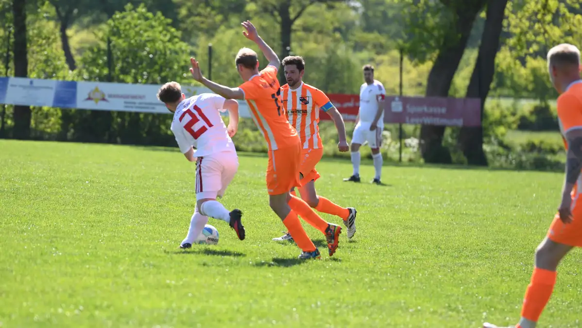 Fußball-Ostfrieslandliga: TuS Leerhafe-Hovel gewinnt 6:1
