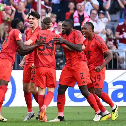 Im letzten Heimspiel der Saison feierte Bayern München einen Sieg gegen harmlose Wolfsburger.