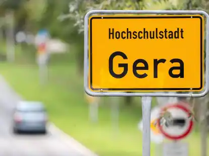 In Gera ist ein SPD-Stadtratskandidat geschubst und beleidigt worden.