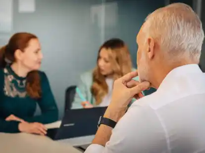 Betroffene von Altersdiskriminierung k&ouml;nnen sich rechtlich beraten lassen und Klage erheben. Aber: Nicht jede unterschiedliche Behandlung ist rechtswidrig.