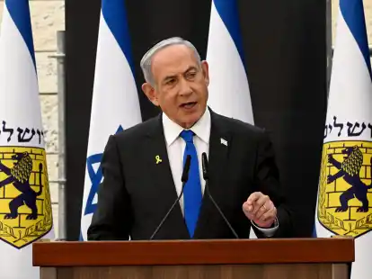 Israels Premierminister Benjamin Netanjahu zeigt sicht entschlossen im Gaza-Krieg.