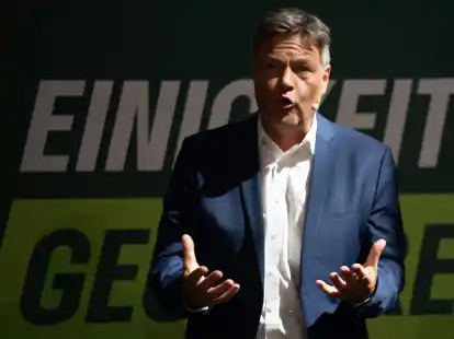 Vizekanzler Robert Habeck erinnert daran, dass auf Wunsch der FDP auch Aktien bei der Rente k&uuml;nftig eine Rolle spielen werden.