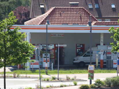 Die BFT-Tankstelle an der Ellerbrocker Straße in Friesoythe ist am Samstag überfallen worden.