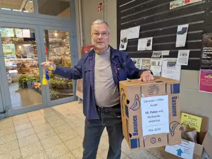 Sammelt seit knapp einem halben Jahr Verbandsmaterial f&uuml;r die Ukraine: Hans-Werner Ellerbrock aus Hude will schon bald das 50. Paket versenden.