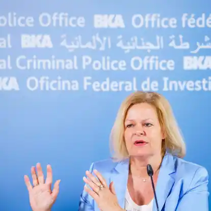 Bundesinnenministerin Nancy Faeser stellt das «Bundeslagebild Cybercrime 2023» vor.