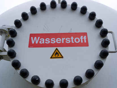 Von der EU-Kommission ausgewählt: Die Großelektrolyse „Green Wilhelmshaven Electrolyser“ soll mit bis zu 1 Gigawatt Elektrolyseur-Kapazität die erneuerbaren Energieressourcen der Region erschließen, um die heimische Produktion von grünem Wasserstoff zu stärken.