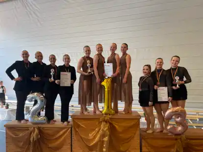 Auf dem Podest: Die Wildeshauser Tanzgruppen Maravilo (von links), Milagro und Movera r&auml;umten in Bochum richtig ab.