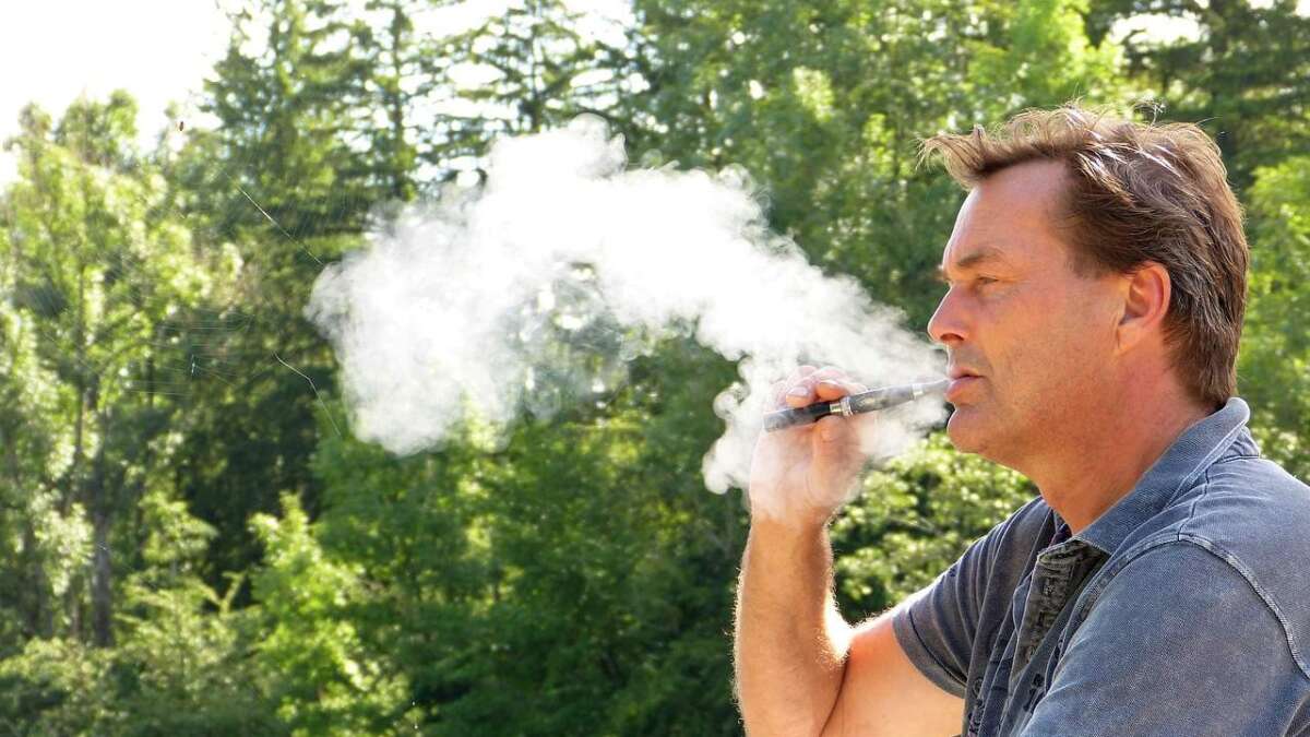 elfbar elfa master akku Cannabis: Ist Passivkiffen gefährlich? Diese Folgen bedenken die wenigsten