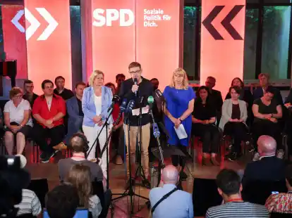 Der Europaabgeordnete Matthias Ecke (M) äußerte sich bei einer Wahlkampfveranstaltung in Leipzig zu dem Agriff auf ihn.