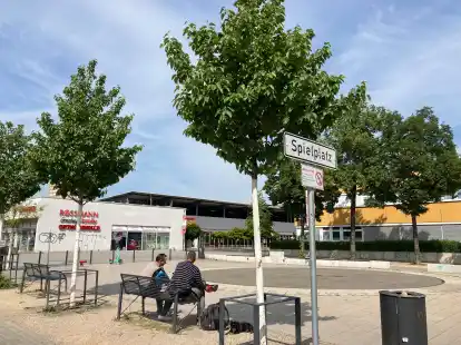 Graue Betonw&uuml;ste: Der &bdquo;Platz der Freundschaft&ldquo; im Erfurter Stadtteil Rieth