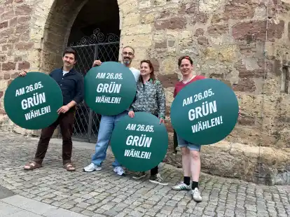 Spa&szlig; im Wahlkampf (v.li.): Max Reschke, Alaa Alhamwi, Kathleen L&uuml;tzkendorf und Heiko Knopf